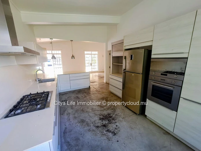 Maison 3 chambres avec piscine à vendre à Pointe aux Canonniers