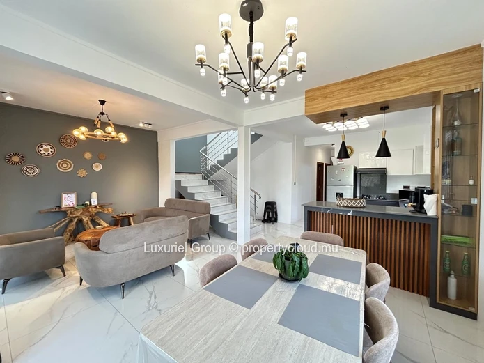 Modern Contemporary Villa For Rent – Sottise