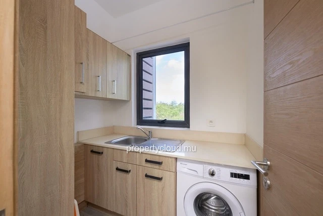 For sale: 3-bedroom apartment accessible to foreigners in Mont Choisy.