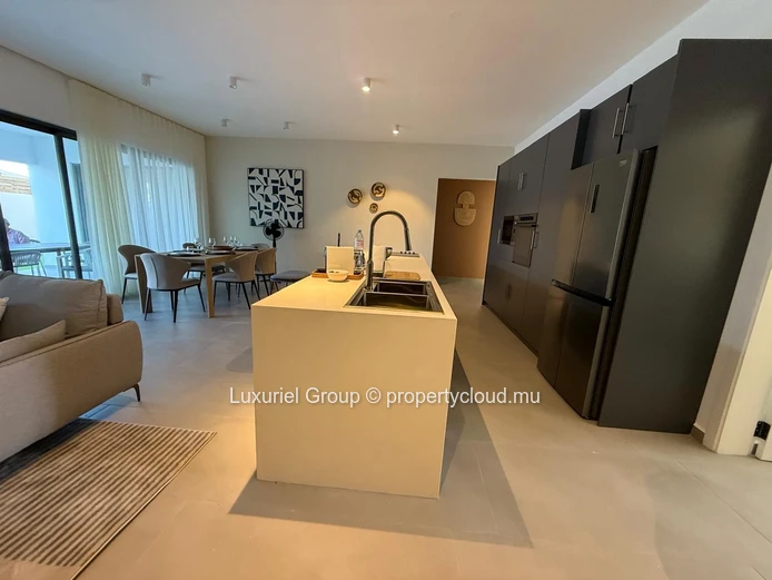 Vie Moderne À Grand Baie – 3 Chambres En Suite, Piscine Privée & Terrasse