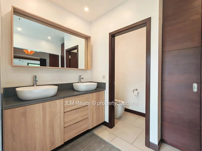 For Rent: Contemporary 4-Bedroom Villa with Private Pool and Jacuzzi, Cascavelle, Mauritius