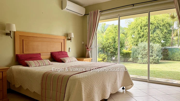 Charming Single-Storey Villa with Private Pool and Tropical Garden