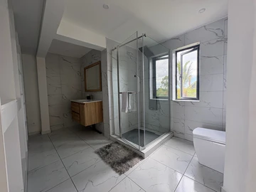 3 bedroom Duplex  with studio in Grand Bay