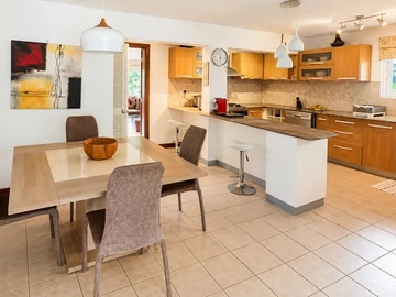 4 Bedroom Villa