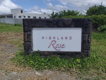 A vendre beau terrain résidentiel à Morcellement Highland  Rose.