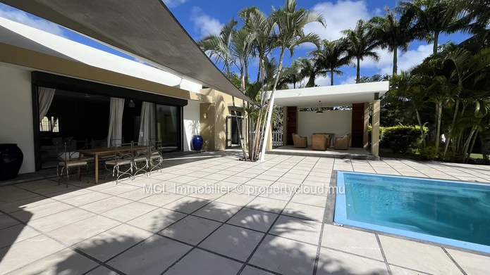 Spacious house and garden