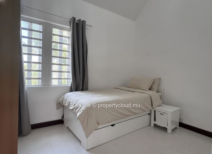  Bain Boeuf - Fully renovated duplex with 3 bedrooms with garden & common swimming pool (Sole Mandate)