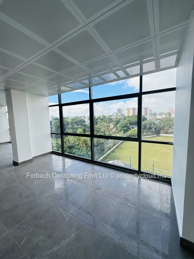 For sale : Prestigious Building ideal for offices and commerce 