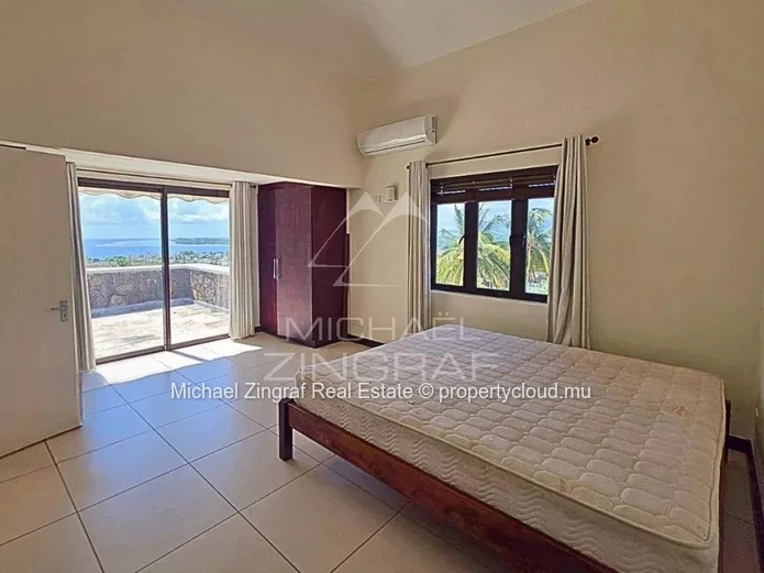 Spacious Family Home with Sea & Mountain Views – Tamarin