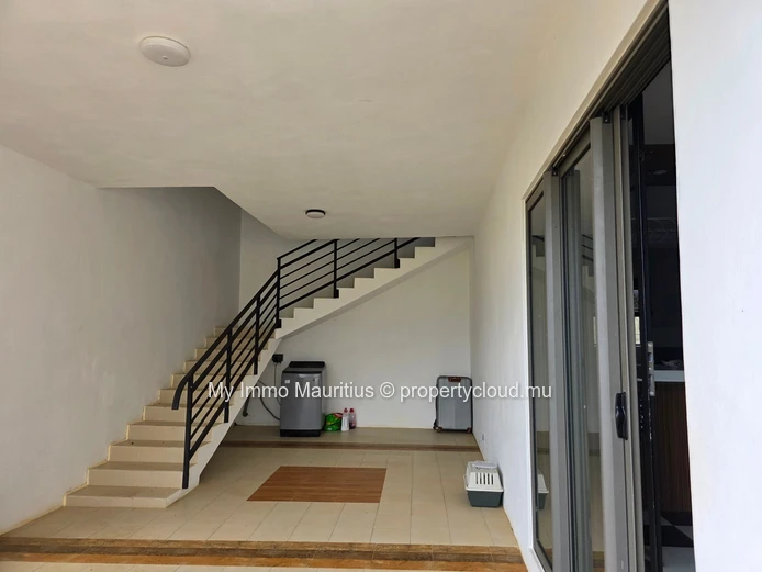 Recent 6-Bedroom Villa with Swimming Pool – Pointe aux Lascars