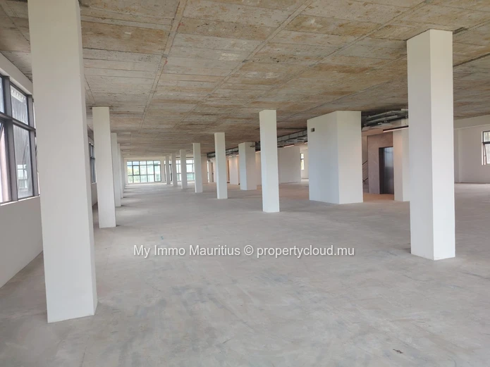 New Commercial Building for Sale – Vivea Business Park, Moka Smart City