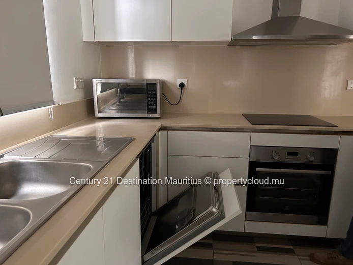 Villa  premium  de 4 chambres en duplex , avec piscine , jardin tropical et prestation de luxe  
