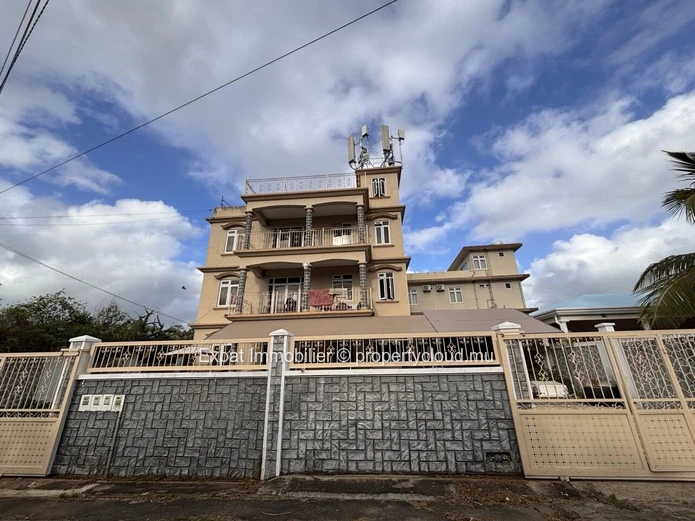 Appartement 2 Chambres Avec Piscine À Proximité Du Golf De Mont Choisy