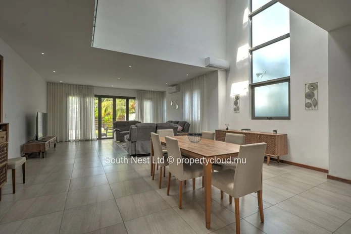 Elegant 4-Bedroom Villa with Private Pool & Resort-Style Amenities - Grand Baie