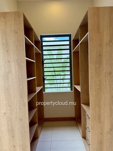 Villa F4 avec piscine Vivez dans le luxe et le confort proche centre commercial de la Croisette de Grand Baie dans un...