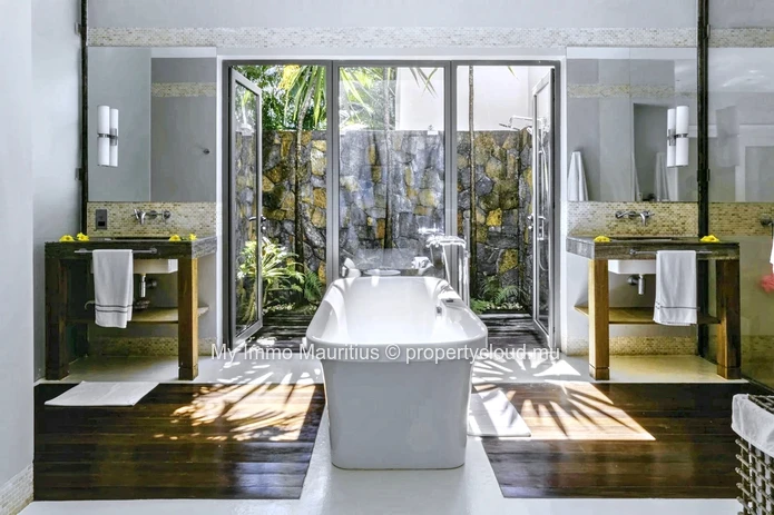 Elegance and Serenity - Prestige Golf Villa in Mauritius