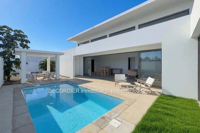 Stunning New Villa with Private Pool in Calodyne