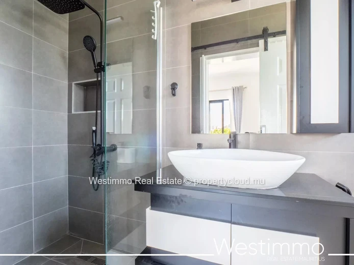3-bedroom furnished apartment for rent in Flic en Flac