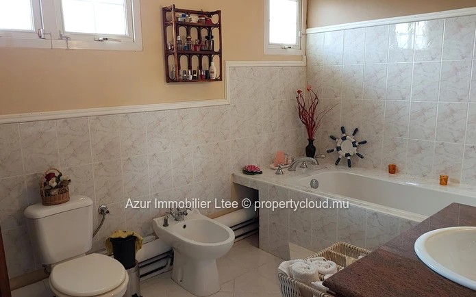 FLOREAL: 4-bedroom house