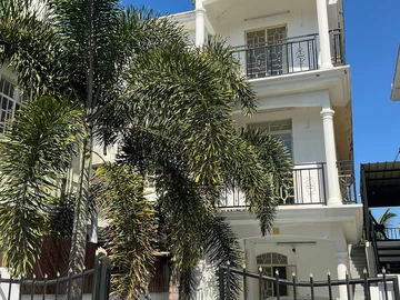 4 Bedroom Villa