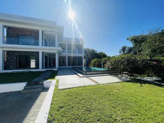 Exceptional Villa for Rent in Calodyne – Modern Elegance in the Heart of Mauritian Serenity