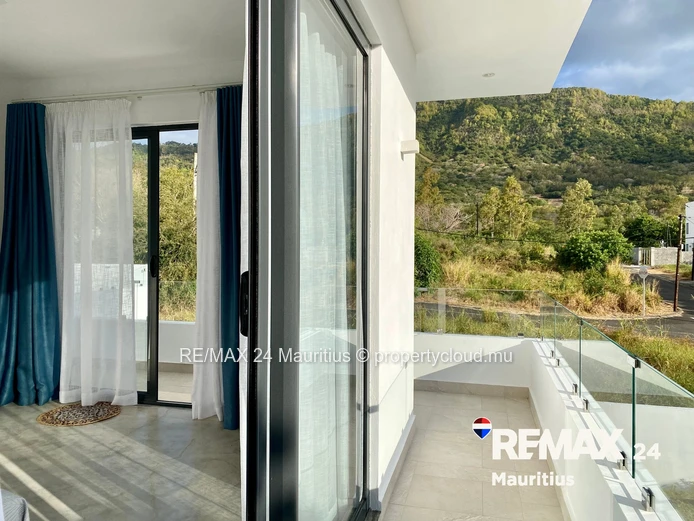 Surfer’s Paradise - New Modern Villa for Rent in La Gaulette