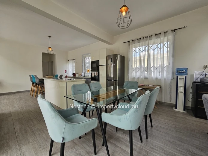 Modern house of 4 bedrooms