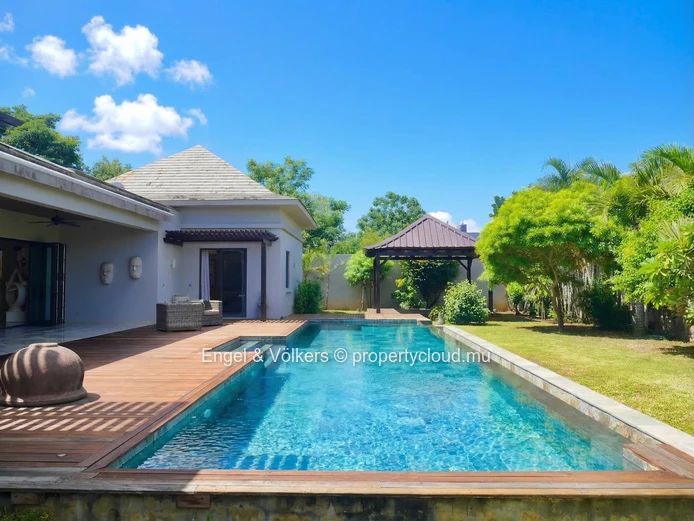 5-Bedrooms Modern Tropical & Balinese-Inspired Villa in Prime Grand Baie Location