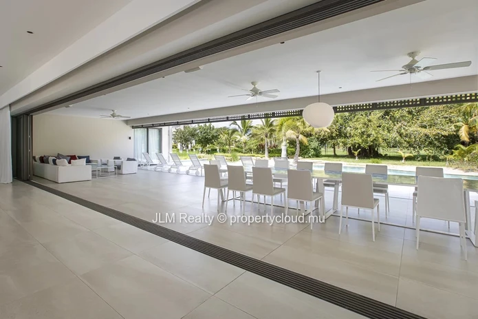 Luxurious 7-Bedroom Villa with Panoramic Golf and Mountain Views on the East Coast of Mauritius
