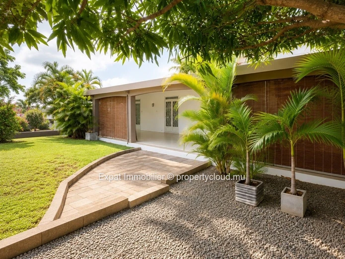 Maison non meublée 4 chambres avec accès direct à la plage – À louer à Tamarin