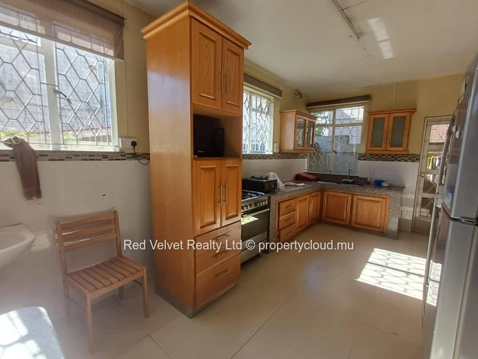 Duplex de 3 chambres à vendre à Quatre Bornes