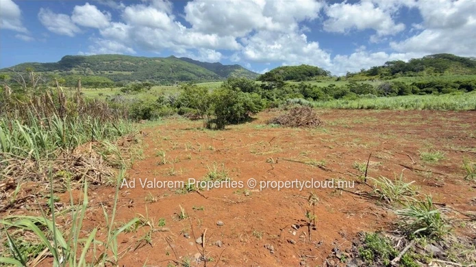 À Vendre – Terrain Agricole avec Vue Mer et Montagne à Baie du Cap!