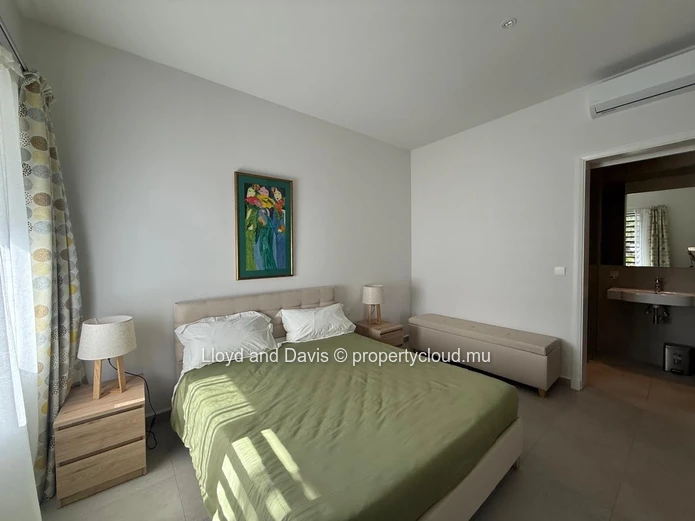 Brand-New Apartment with Mountain Views in a Prestigious Residence