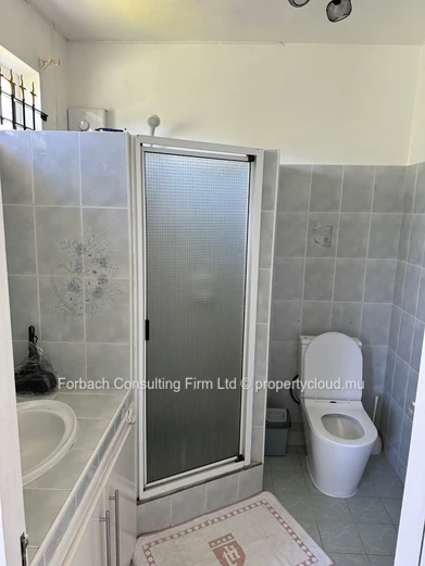 Maison individuelle 3 chambres avec piscine & jardin – Résidence Azure Bleu