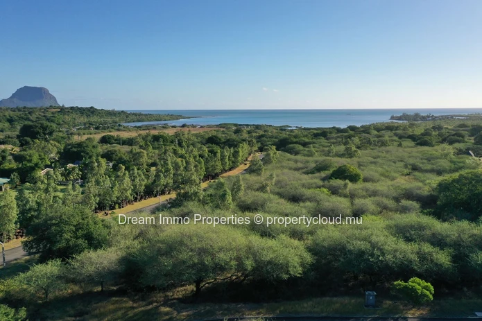 Luxueuses villas 4 chambres proche mer & montagnes à Rivière Noire – Ile Maurice