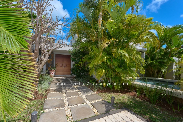 Villa 3 chambres 346 m² sur 1 748 m² à vendre – Balaclava
