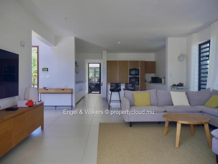 Exceptional Villa Bridging Ocean Luxury and Golfside Tranquility