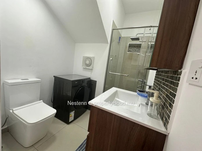 Duplex moderne de 3 chambres avec piscine privée à louer à Flic en Flac