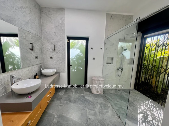 For Rent : Exceptional 4-bedroom property in a prime location of Foret Daruty.  
