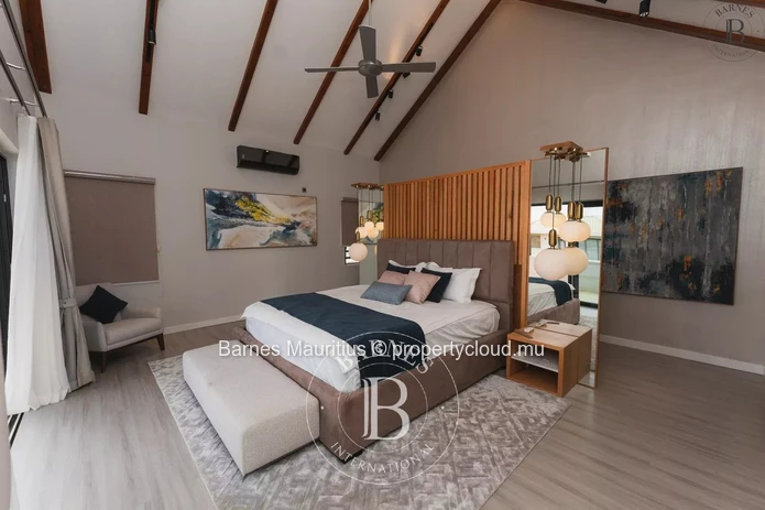 FLIC EN FLAC - 4 Bedrooms villa with sea view