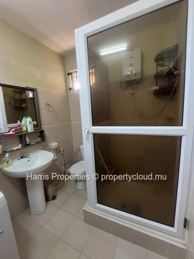 Bel appartement au 2ème étage à louer à Pereybere