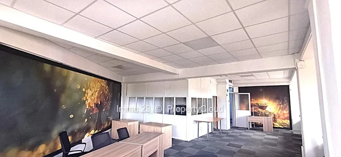 Office - 100m2 - Quatre Bornes - Ref. BU98278LO