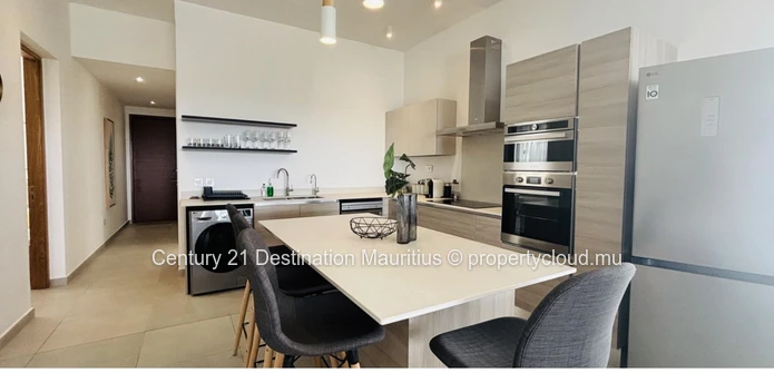 “Vie exceptionnelle en penthouse à Pereybere”