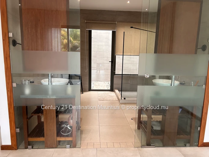 Villa familiale luxueuse en duplex -4 chambres en suite 