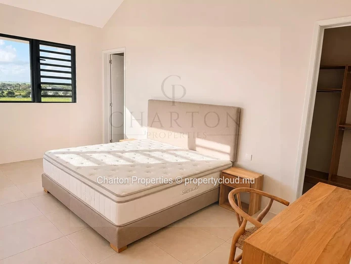 Villa contemporaine neuve avec piscine et vue panoramique exceptionnelle à Belle Vue Harel