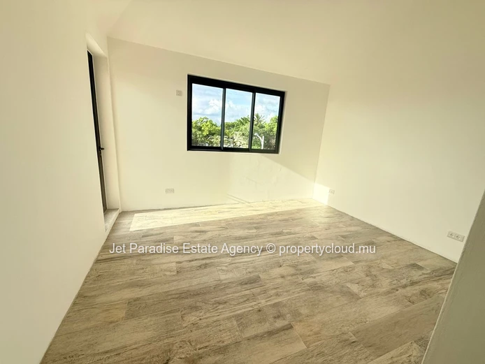 Villa Moderne de 4 Chambres dans un Domaine Sécurisé 