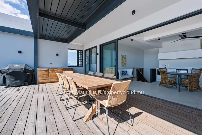 POINTE AUX CANONNIERS - sea view penthouse with 3 bedrooms
