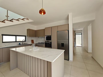 5 Bedroom Villa
