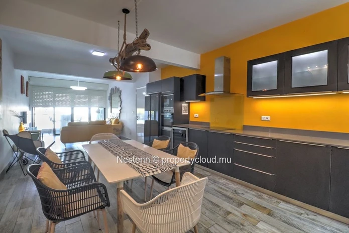 Appartement moderne de 3 chambres à deux pas de la plage 