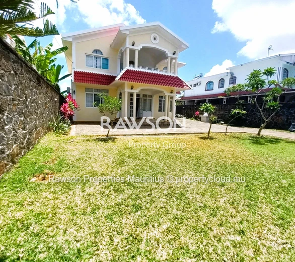 Belle Maison De 4 Chambres | Grand Jardin | À 10 Min À Pied De La Plage | Pointe Aux Canonniers